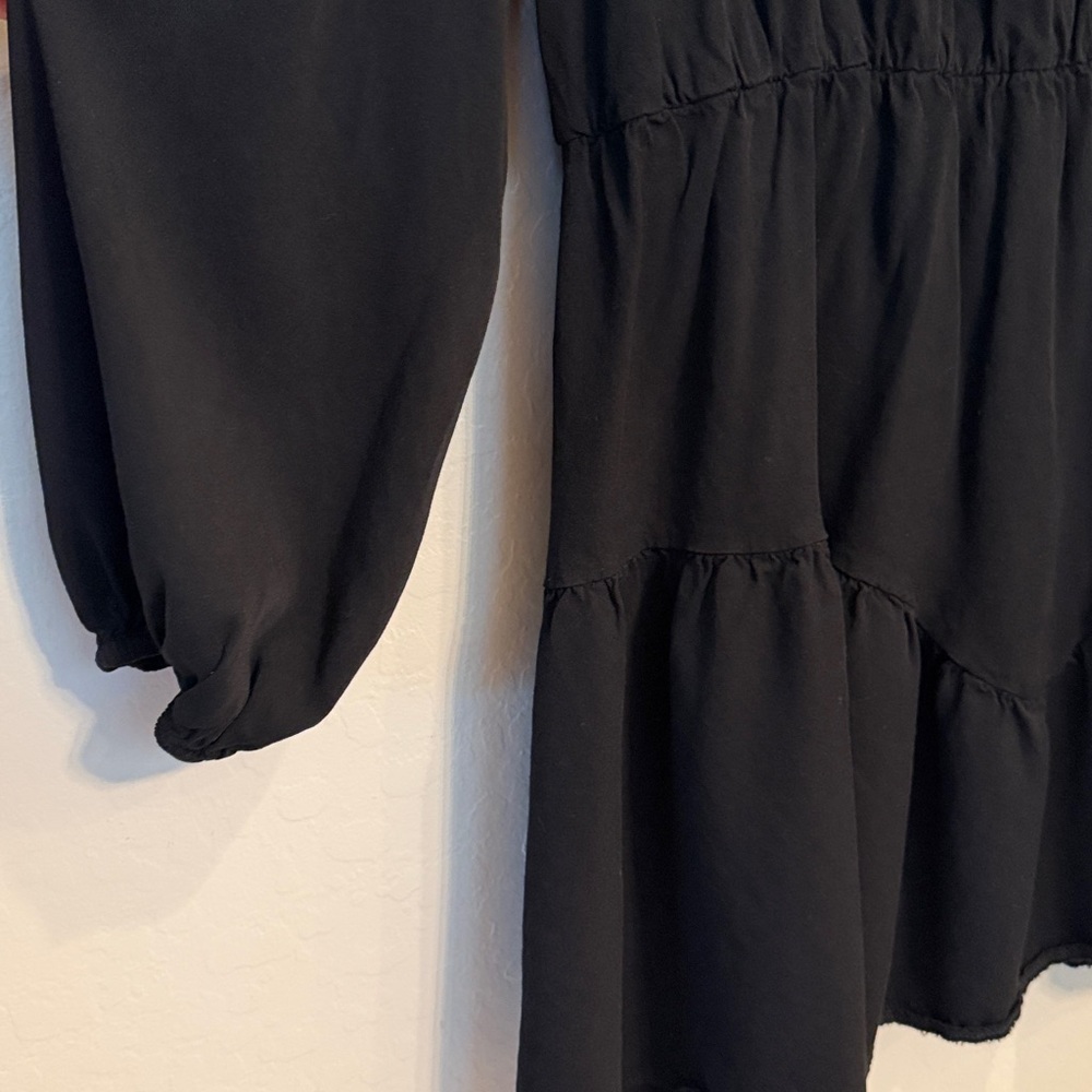 Flowy Black Dress - Picture 4 of 6
